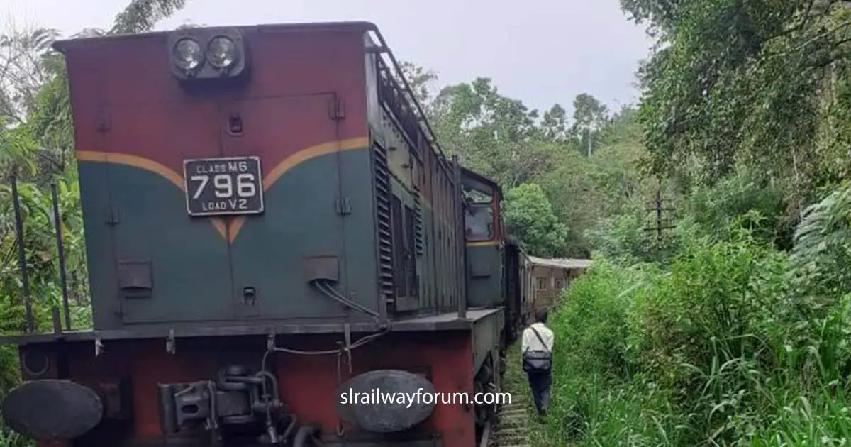 Badulla Kandy Mixed Train Derailed Near Hali-Ela