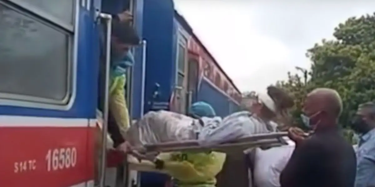 A Couple Seriously Injured After Falling Off a Train, While Attempting to Take a Selfie
