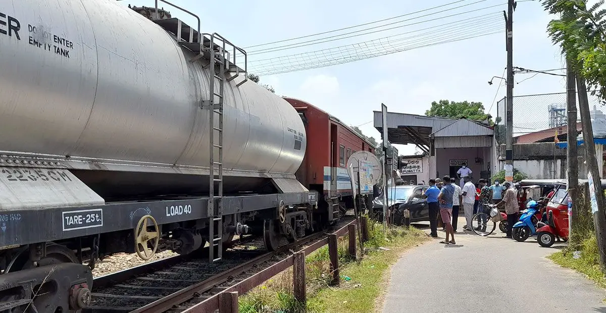 An Oil Train Hits a Car at Kapuwatta Railway Station