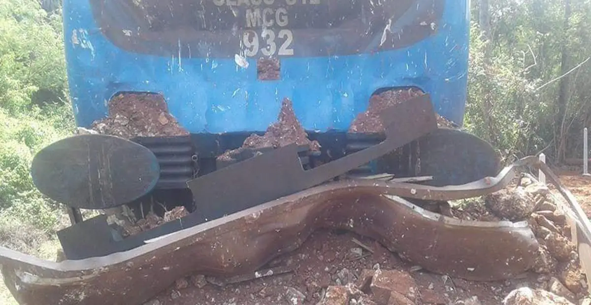 Kankesanthurei Intercity Train Hits a Tractor