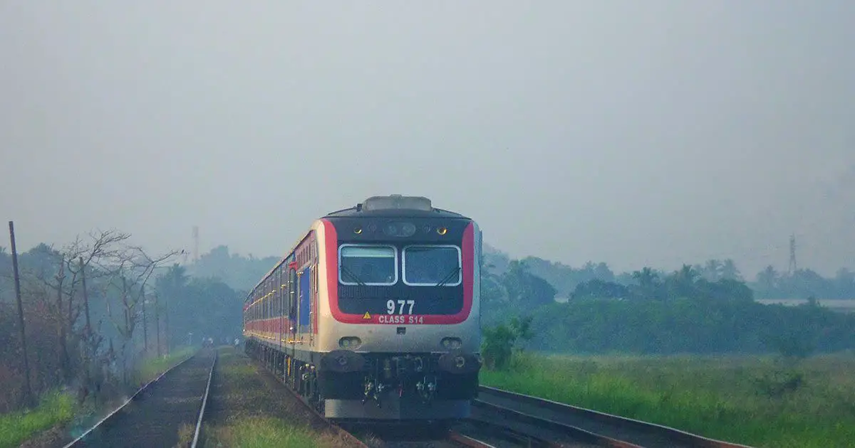 Class S14 977-978 Takes Denuwara Menike Train