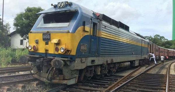 Class M9 866 Derailed Again