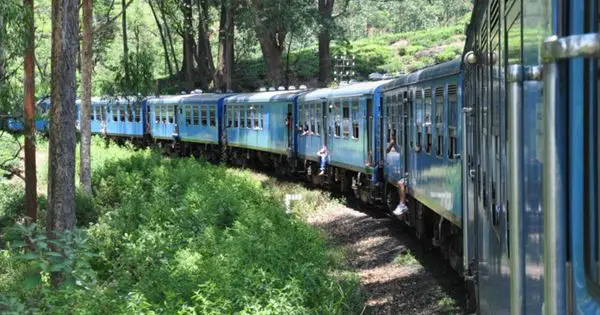 School Holiday Special Train Schedule - December 2019