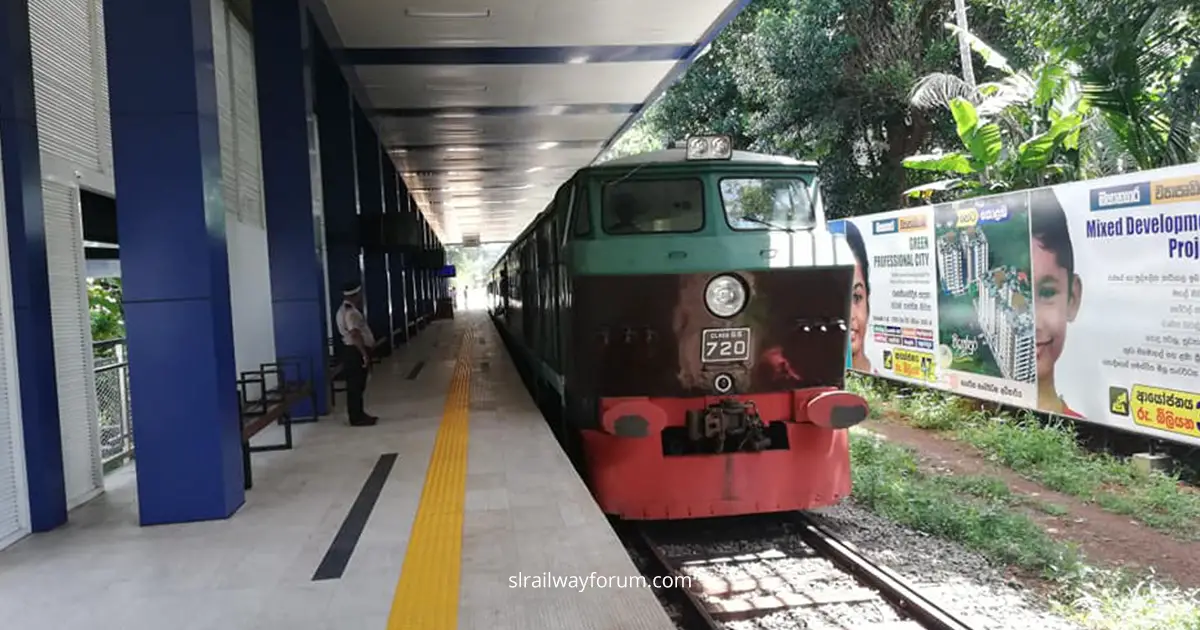 Air Conditioned Shuttle Train Service from Makumbura to Colombo Fort?